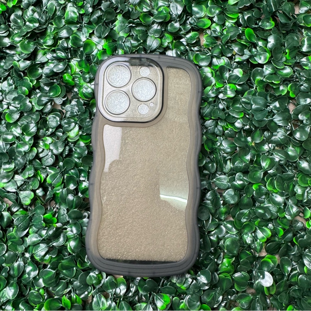 Protective Black Wavy iPhone 15 Pro Case